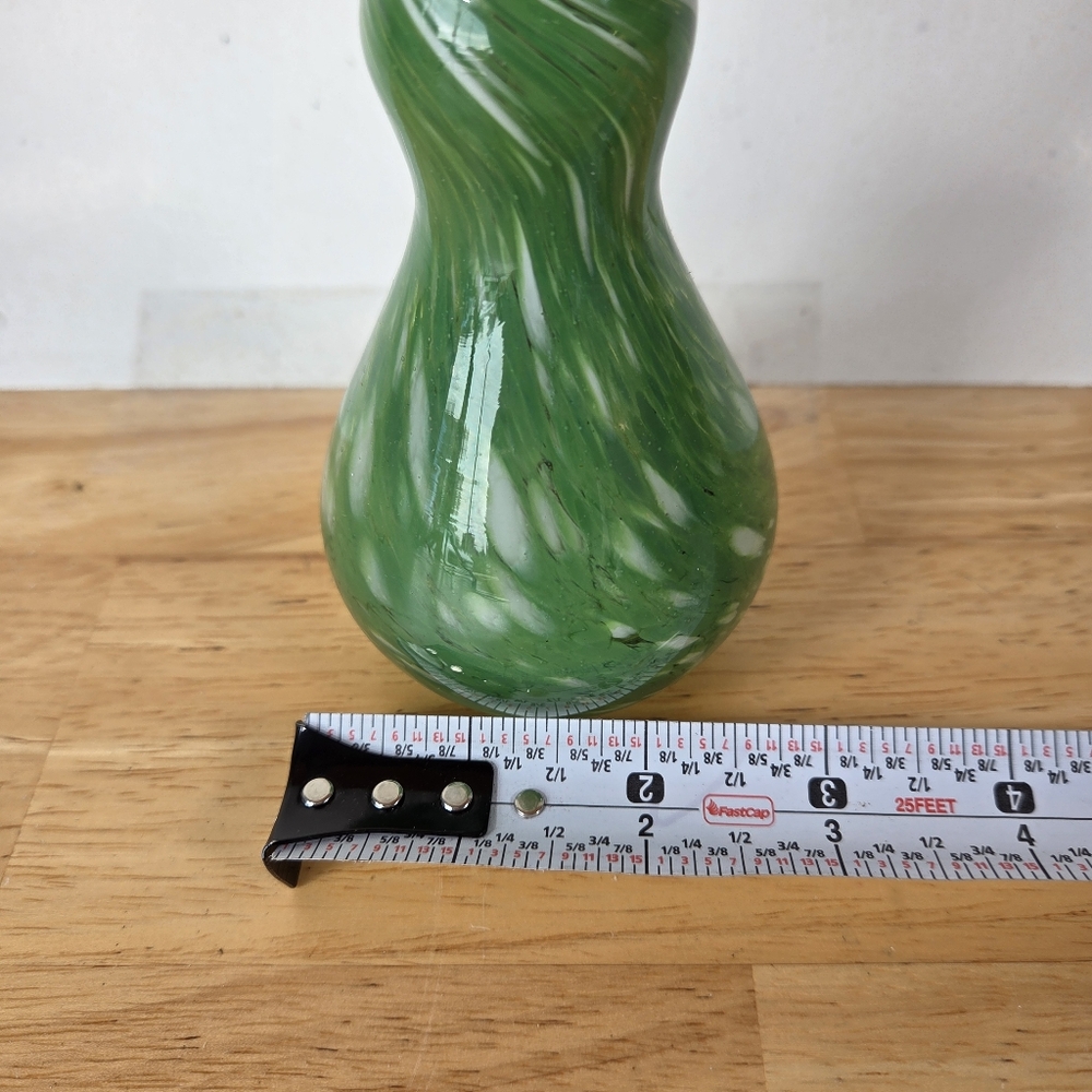 Green Swirled Glass Reed Diffuser - Picture 4 of 5